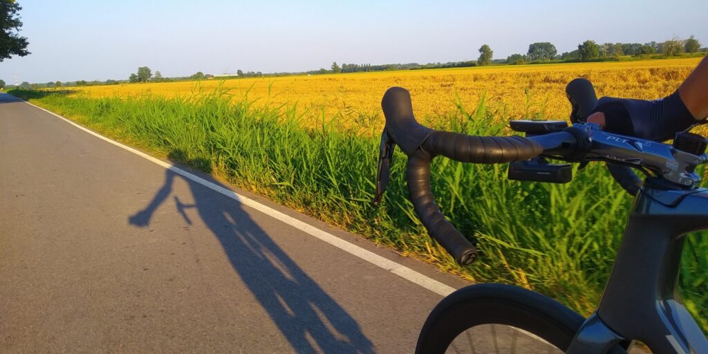 na osi kolarska przestrzeń